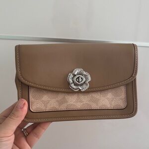 Coach Elegant Brown Leather Clutch